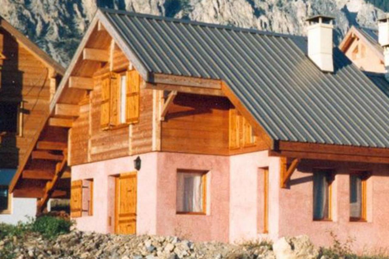 Chalet Le Melezin Hameau Des Chazals Nevache Hautes Alpes Exterior photo
