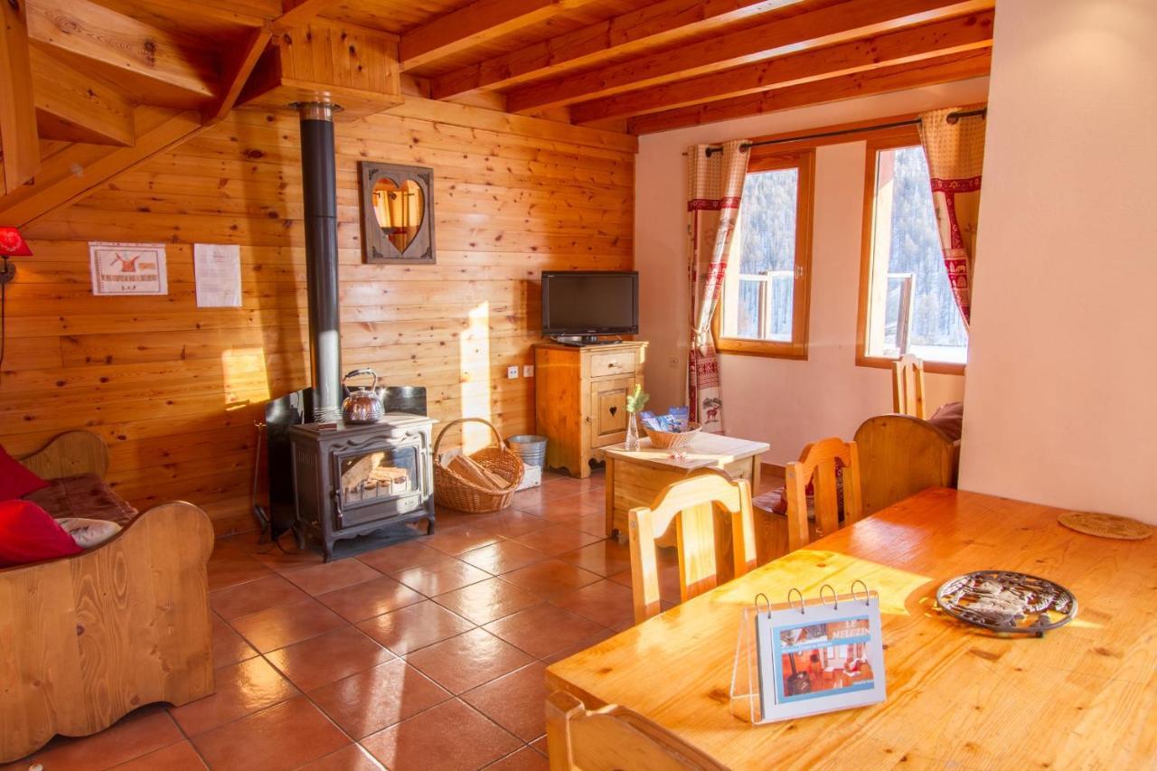 Chalet Le Melezin Hameau Des Chazals Nevache Hautes Alpes Exterior photo