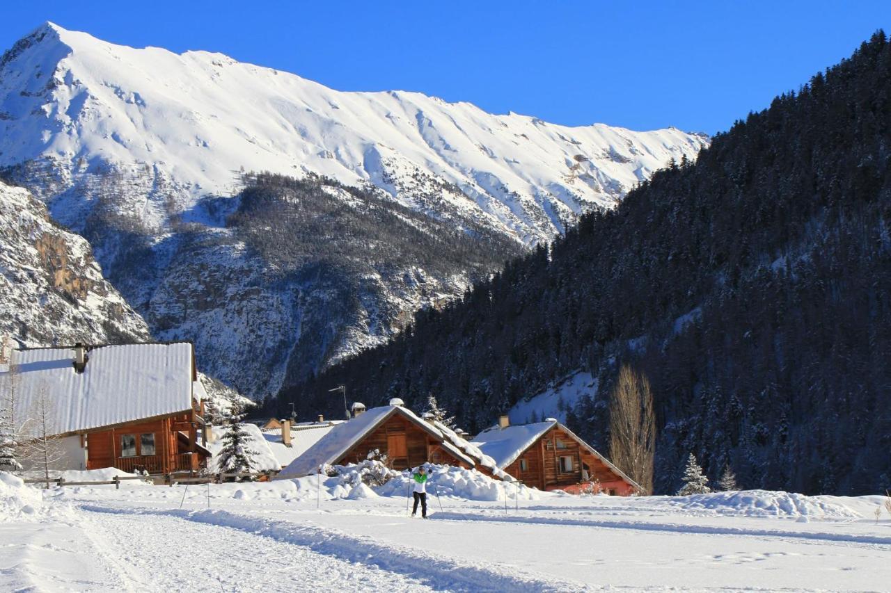 Chalet Le Melezin Hameau Des Chazals Nevache Hautes Alpes Exterior photo
