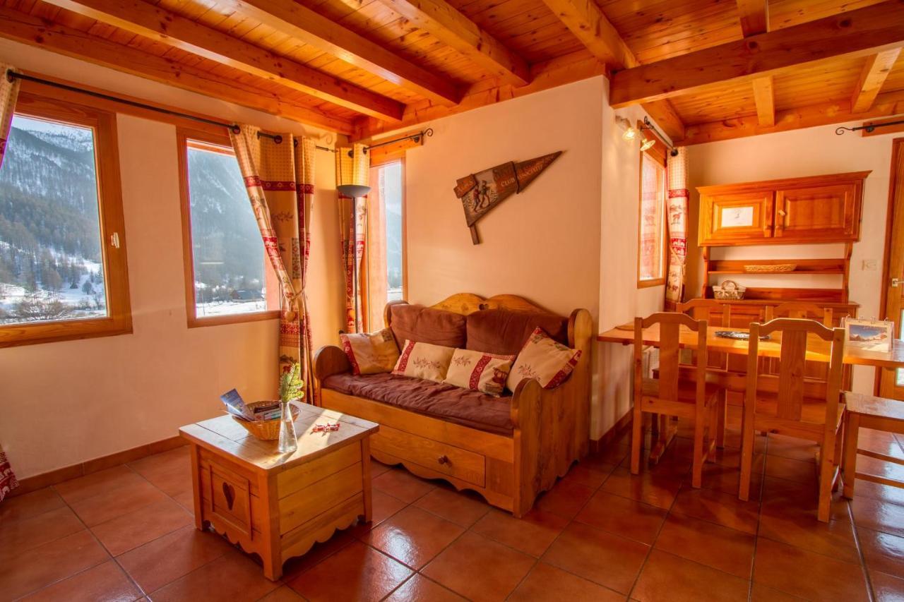 Chalet Le Melezin Hameau Des Chazals Nevache Hautes Alpes Exterior photo